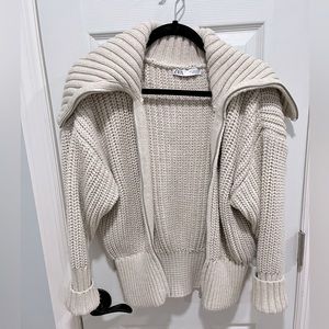 Zara O V E R S I Z E sweater